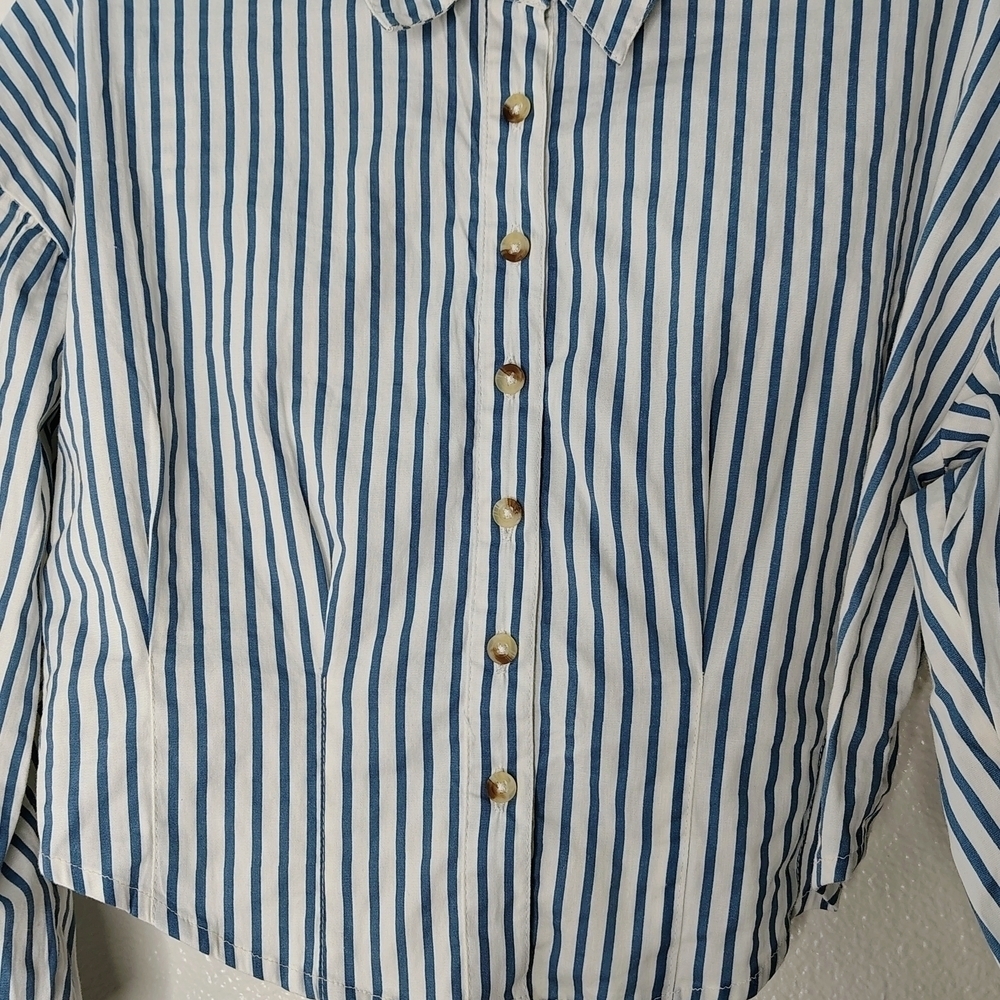 Free People X Revolve Blue and White Notched Collar Crop Shirt Sz S Cotton - Picture 7 of 14